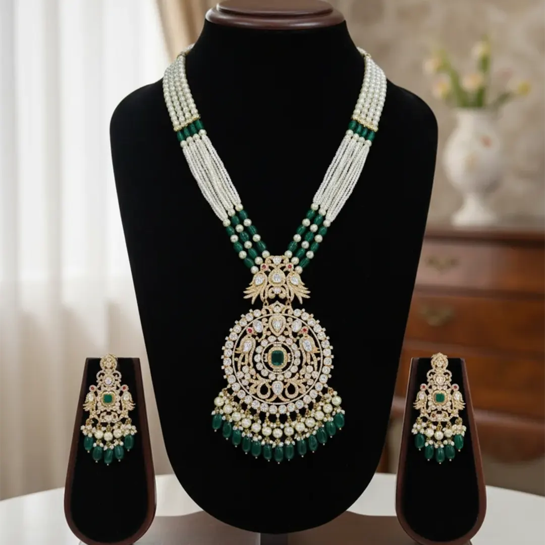 Emerald and Pearl Grandeur Necklace Set Emerald and Pearl Grandeur Necklace Set - Image 1