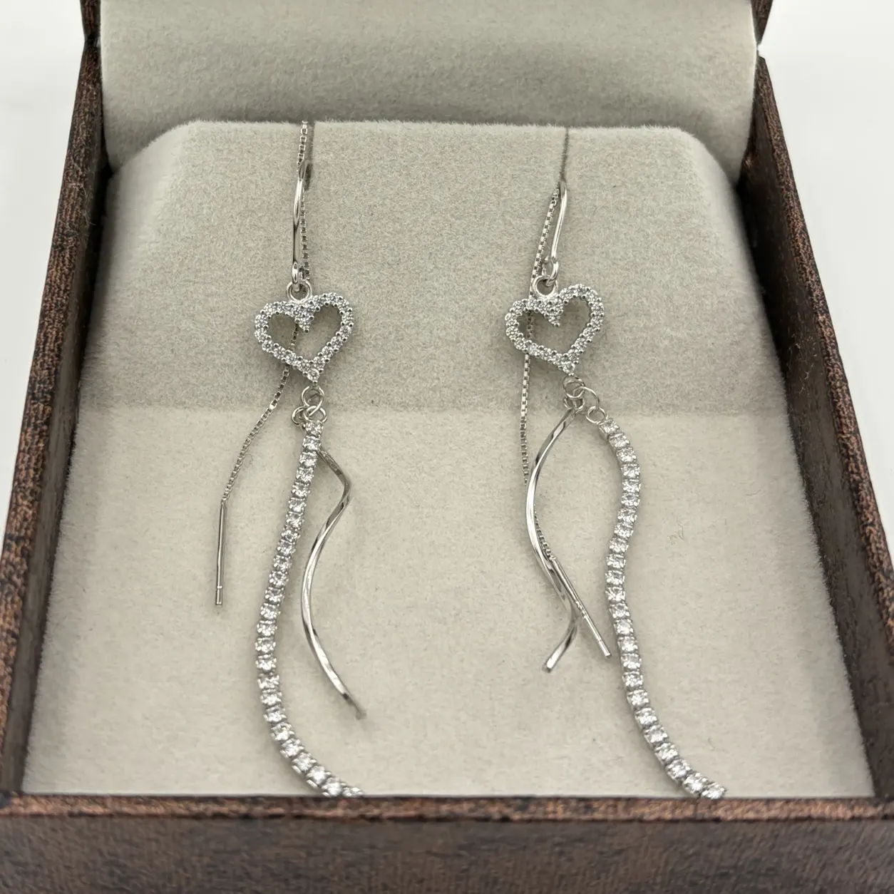Open Heart & Wave Threader Drop Earrings Open Heart & Wave Threader Drop Earrings - Image 1