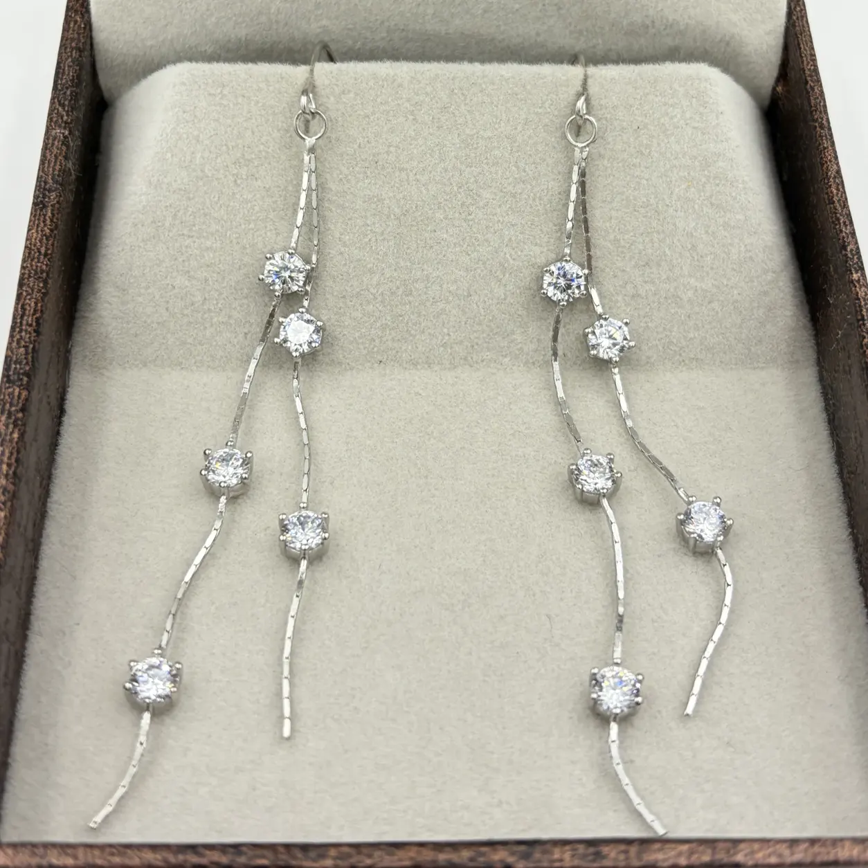 sfefgr Zircon Drop Earrings - Image 1